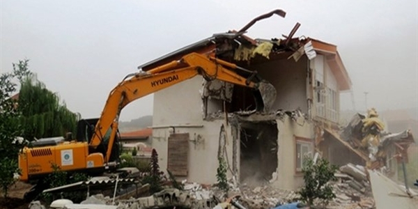 تخریب و خاکبرداری ساختمان