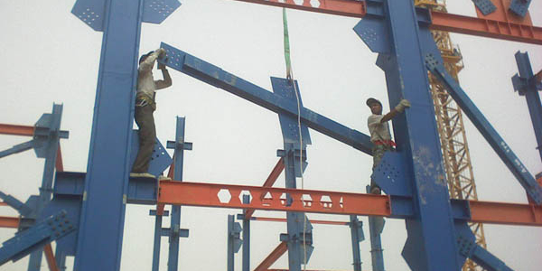 ساخت و نصب انواع استراکچرهای صنعتی و سازه های فلزی